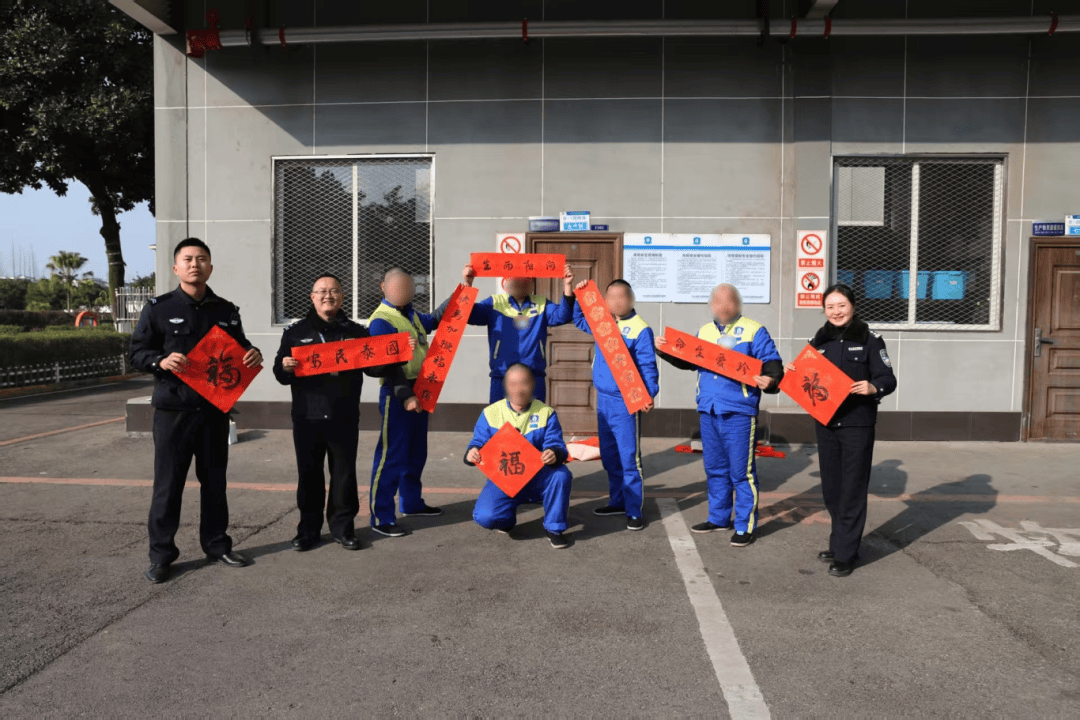 新春走基层丨一件包裹，一份牵挂，一路坚守