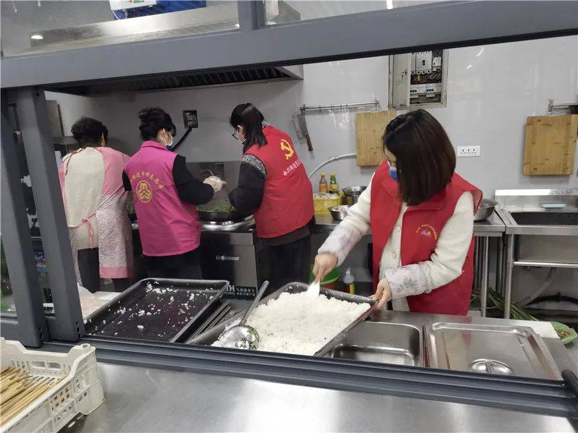 会外看会丨老年助餐服务：“小饭碗”托起“大民生”