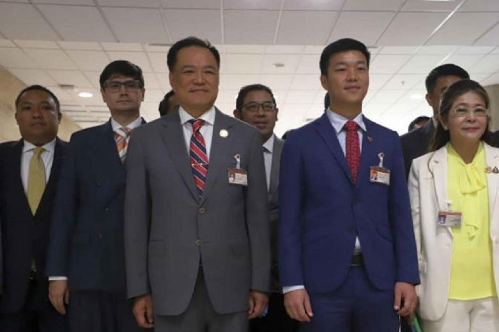 全国政协委员、国泰君安国际董事会主席阎峰建议：适时分步下调港股通合格投资者准入门槛